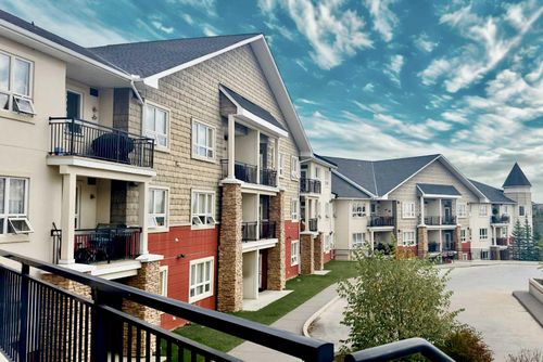 534-26 Val Gardena View Sw, Calgary, AB, T3H5Z5 | Card Image