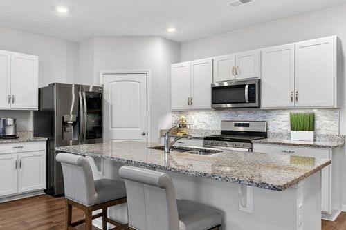 7129 Sunny Parks Dr, White House, TN, 37188-1577 | Card Image