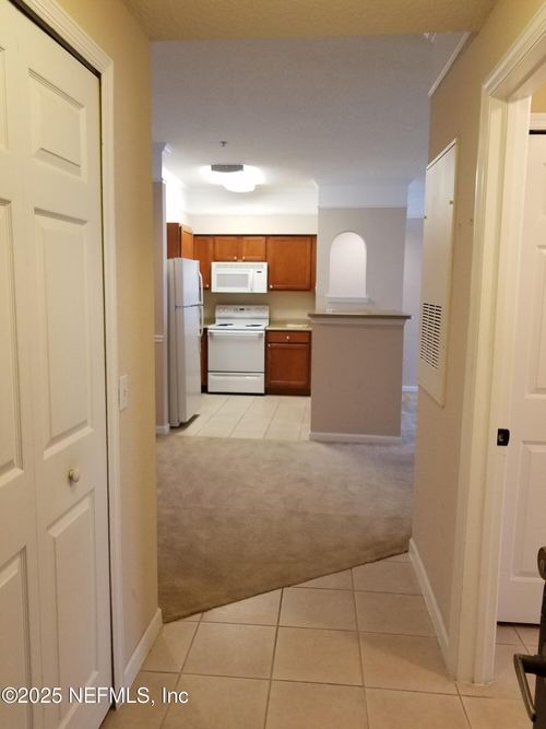 323-8550 Touchton Rd, JACKSONVILLE, FL, 32216-1153 | Card Image