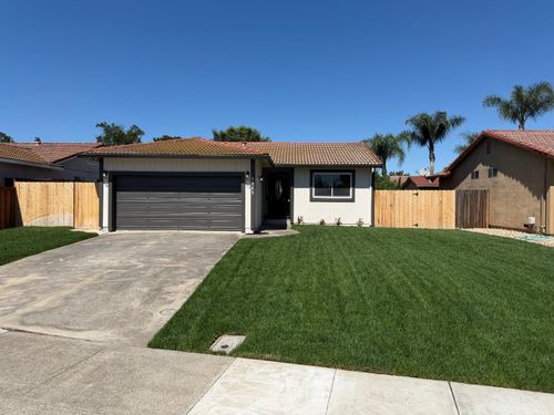 8243 Onyx Ct, Stockton, CA, 95210-2100 | Card Image