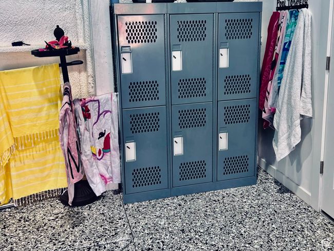 lockers for pool building | Image 77