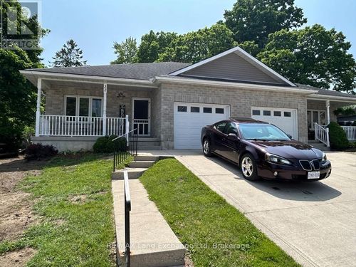 32 Victoria St W, Huron, ON, N0G2W0 | Card Image