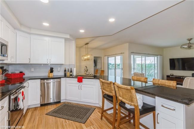 E-201 - 2671 Citrus Lake Dr, Condo with 3 bedrooms, 2 bathrooms and 1 parking in NAPLES FL | Image 11