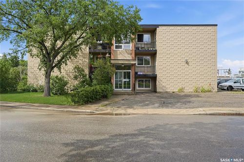 8-2620 5th Ave N, Regina, SK, S4R5E5 | Card Image