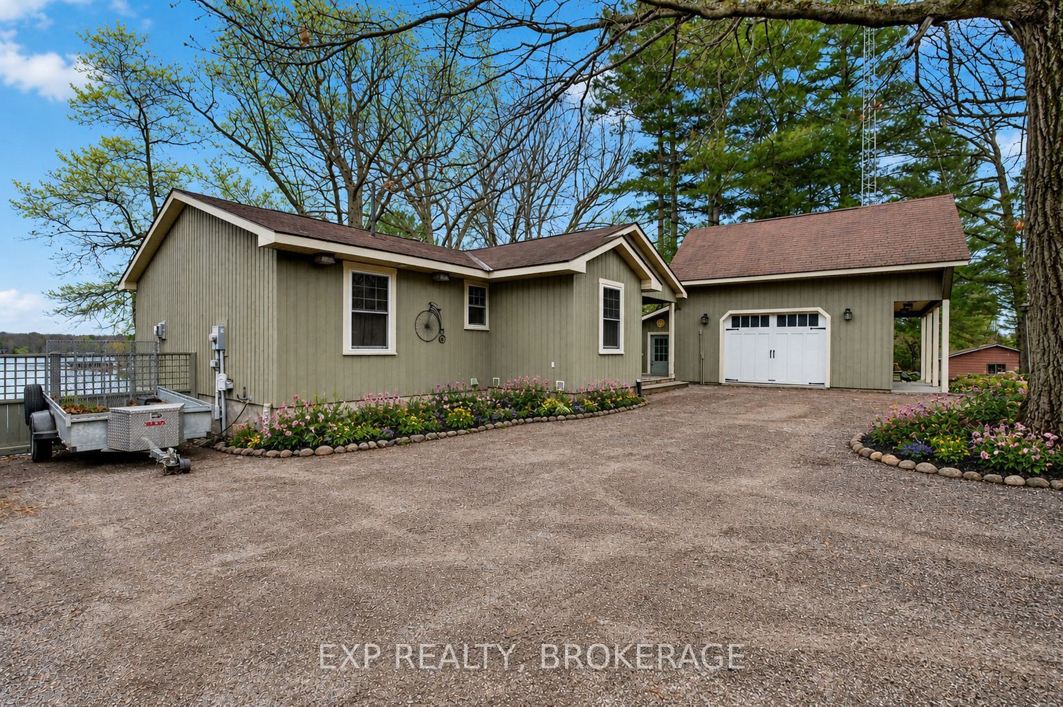 Residential in Leeds and the Thousand Islands 4