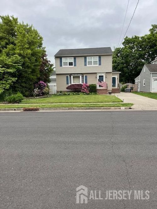 319 Fairview Ave, Middlesex, NJ, 08846-1833 | Card Image