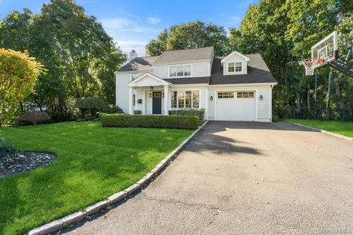 149 Wagon Rd, Roslyn Heights, NY, 11577-1543 | Card Image