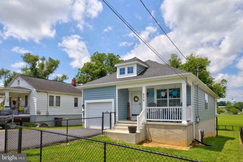 839 Jefferson Ave, CHARLES TOWN, WV, 25414-1221 | Card Image