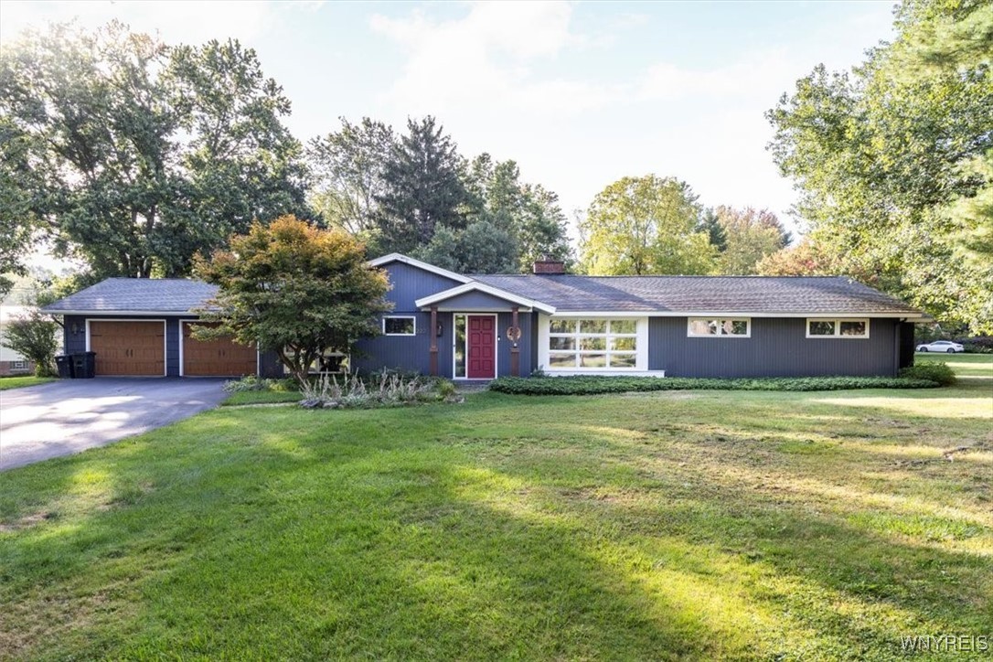 Greenwood Dr, East Aurora, NY 14052