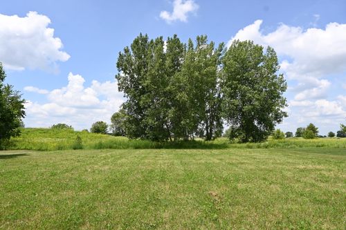 3900 W Nettle Creek Dr, Morris, IL, 60450-8726 | Card Image