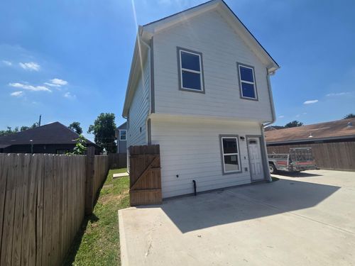 4009 King St, Houston, TX, 77026-1539 | Card Image