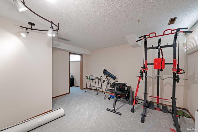 9711 Sanderling Way Nw, Home with 5 bedrooms, 3 bathrooms and 4 parking in Calgary AB | Image 39