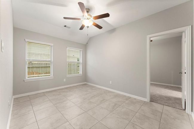 Flex space between two secondary bedrooms | Image 20
