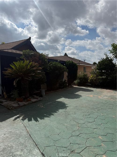 10900 Goss St, Sun Valley, CA, 91352-2731 | Card Image