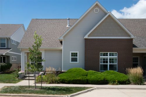 204 Cambridge Dr, West Des Moines, IA, 50266-8638 | Card Image