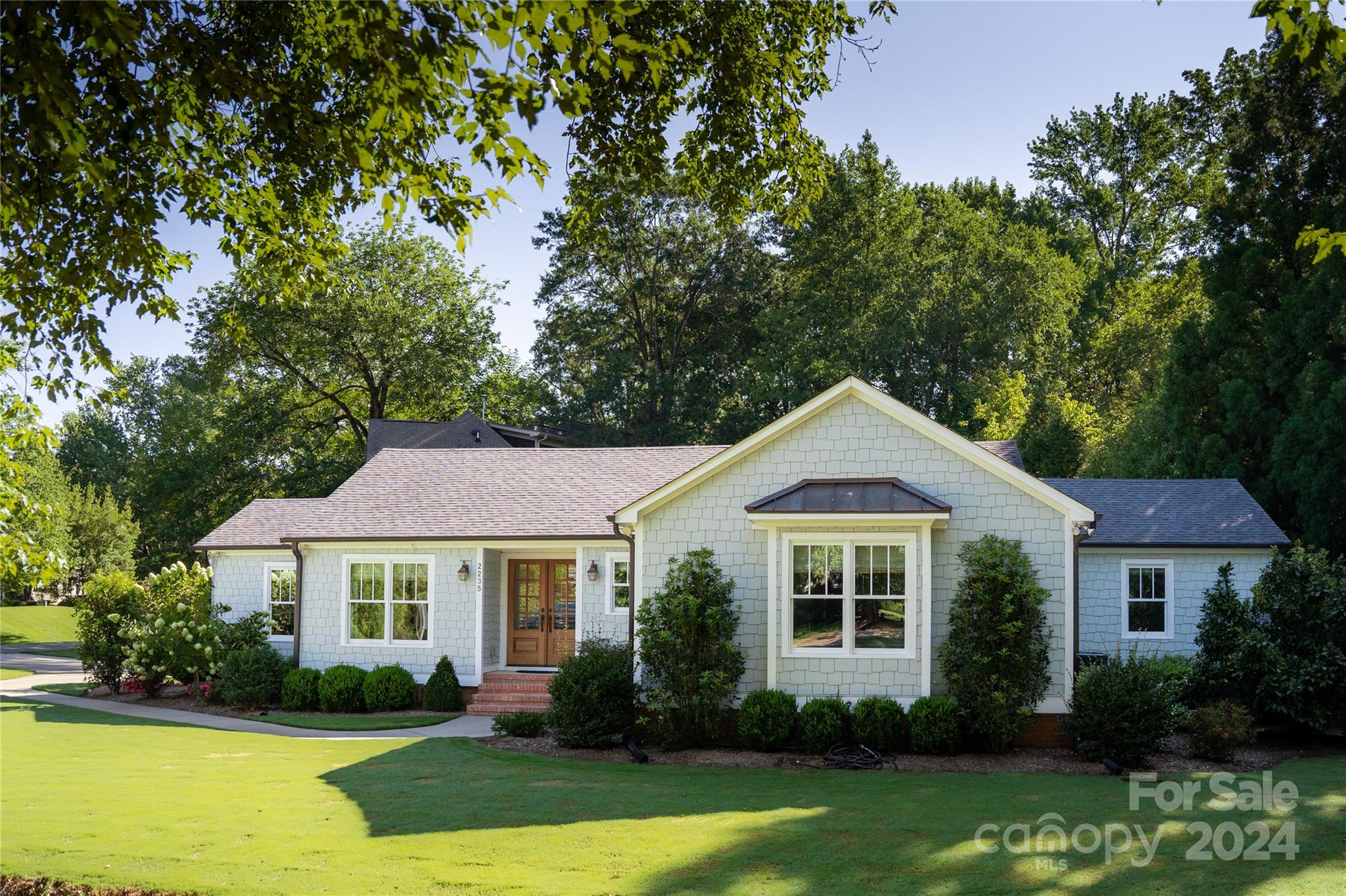 Vernon Dr, Charlotte, NC 28211