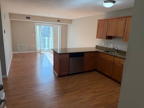 apt-101-670 Bedford St, Whitman, MA, 02382-1881 | Card Image