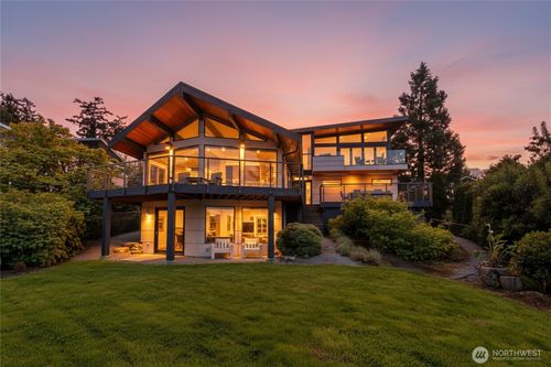 838 Sundown Ln, Camano Island, WA, 98282-8422 | Card Image