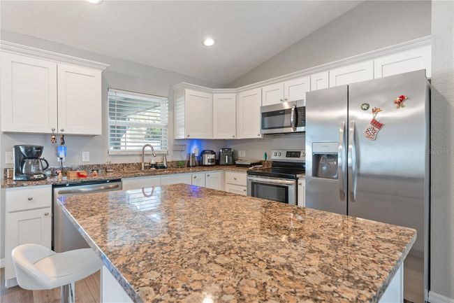 4947 Sw 166 Th Loop, House other with 3 bedrooms, 2 bathrooms and null parking in Ocala FL | Image 7