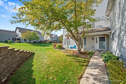 212 Village Creek Dr, Lake In The Hills, IL, 60156-4897 | Card Image