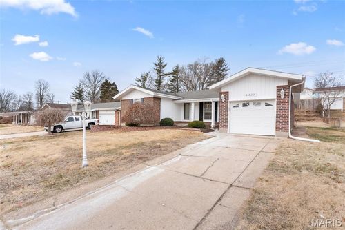 4429 Papal Dr, Florissant, MO, 63033-7013 | Card Image