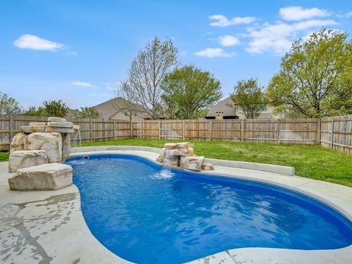 529 Oyster Crk, Buda, TX, 78610-5181 | Card Image