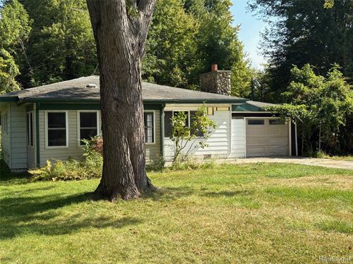 222 Newport St, Harsens Island, MI, 48028-9731 | Card Image