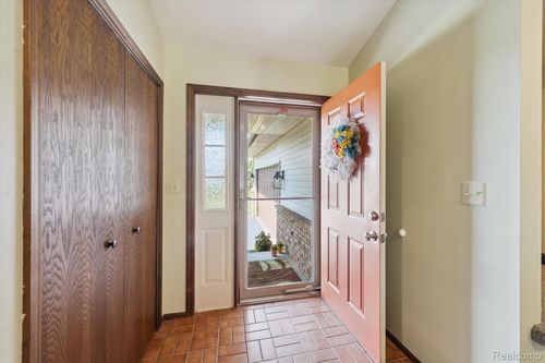 30924 Bramley Cir, New Hudson, MI, 48165-9645 | Card Image
