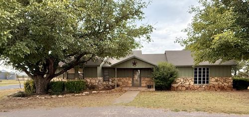 504 Loop Rd, Quanah, TX, 79252-4471 | Card Image
