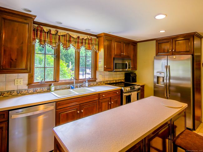 22 Bobolink Ln, House other with 4 bedrooms, 3 bathrooms and null parking in Somers CT | Image 4