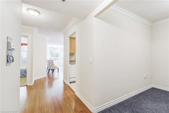 1308 - 100 Burloak Dr, House attached with 1 bedrooms, 1 bathrooms and 1 parking in Burlington ON | Image 5