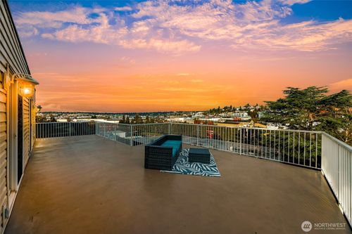 apt-300-3228 21st Ave W, Seattle, WA, 98199-2372 | Card Image