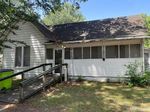 212 W 12th St, Stuttgart, AR, 72160-5212 | Card Image