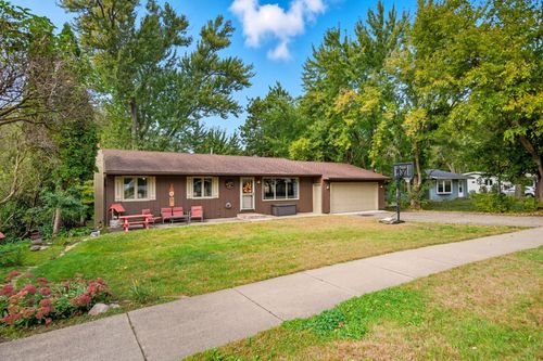 3933 Bellaire Ave, White Bear Lake, MN, 55110-4535 | Card Image