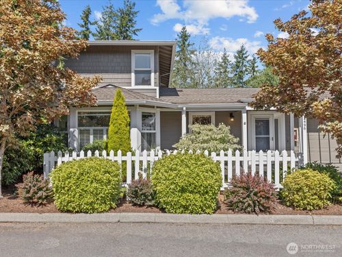 1381-22496 Se 37th Ter, Issaquah, WA, 98029-6281 | Card Image