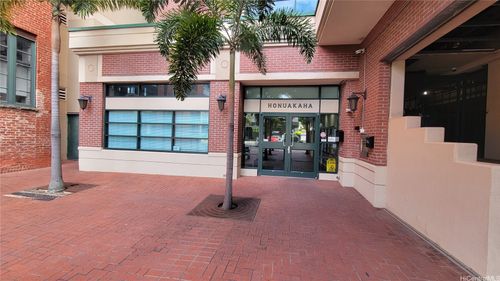 apt-243-545 Queen St, Honolulu, HI, 96813-5058 | Card Image