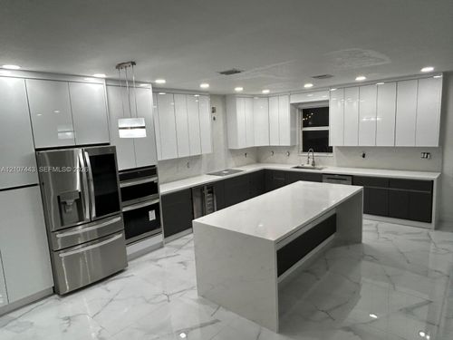 5193 Nw 108th Path, Doral, FL, 33178-3937 | Card Image