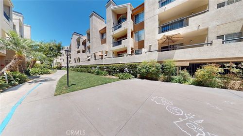 apt-217-5550 Owensmouth Ave, Woodland Hills, CA, 91367-7034 | Card Image