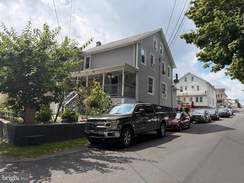 622 W 8th St, Hazleton, PA, 18201-3063 | Card Image