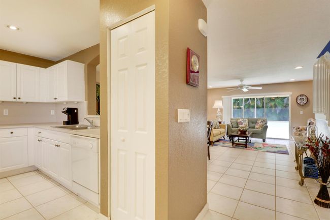 6170 Sugar Loaf Ln, Condo with 3 bedrooms, 3 bathrooms and null parking in West Palm Beach FL | Image 9