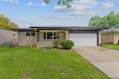 2863 Chesterfield Drive, Home with 3 bedrooms, 1 bathrooms and null parking in Troy MI | Image 2