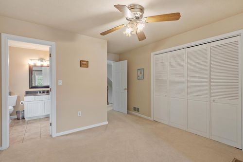 17 Bicentennial Drive, Nashua, NH, 03062 | Card Image