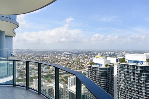 ph5907-1000 Brickell Plz, Miami, FL, 33131-3833 | Card Image