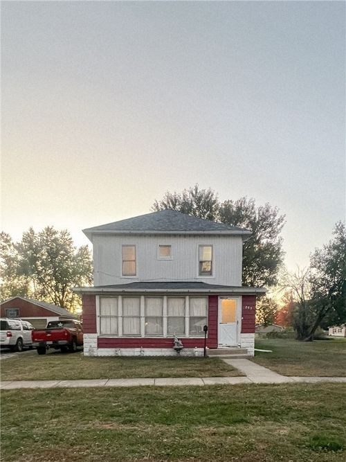 209 N Douglas St, Litchfield, IL, 62056-2605 | Card Image