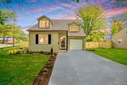 20505 Ridgemont Rd, Harper Woods, MI, 48225-1122 | Card Image