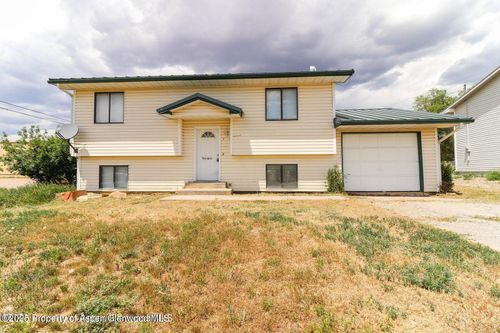 122 E 4th St, Dinosaur, CO, 81610-5002 | Card Image