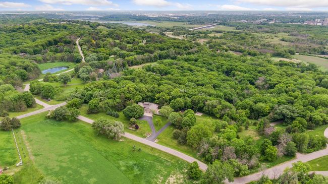 1405 W Farm Rd, House other with 5 bedrooms, 5 bathrooms and null parking in Chaska MN | Image 7
