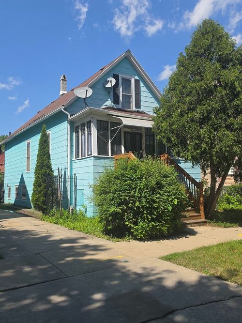 5948 W Walton St, Chicago, IL, 60651-2544 | Card Image
