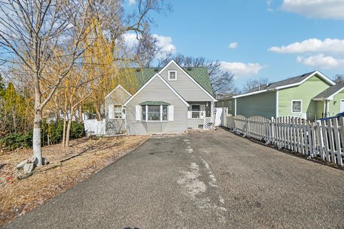404 Parkview Ct, Round Lake Park, IL, 60073-3139 | Card Image