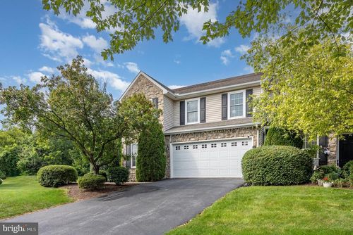57 Carousel Cir, HERSHEY, PA, 17033-3615 | Card Image